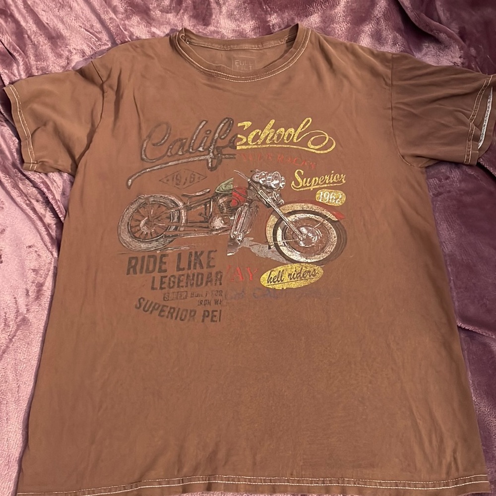 Selling this t shirt!